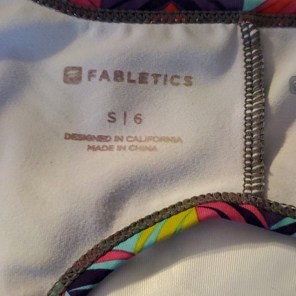 Colorful Fabletics tank with an open back design - Picture 2 of 4